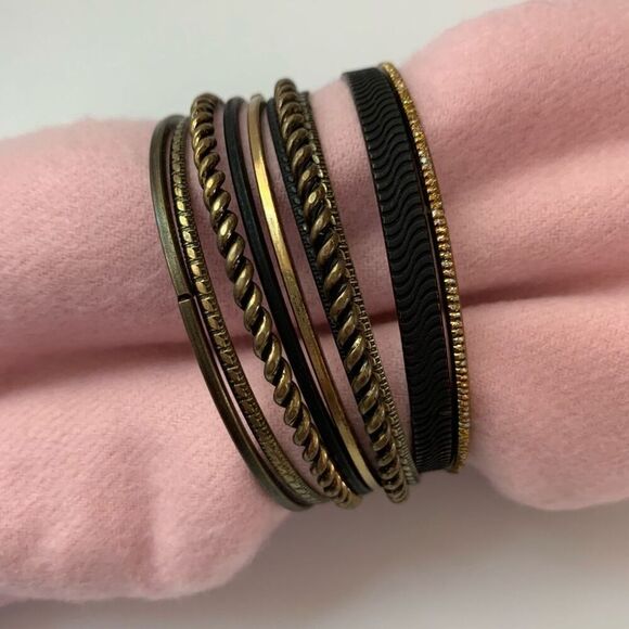 Set of 10 Mixed Black & Bronze Metal Bangles – Boho Layered Look - Picture 4 of 8